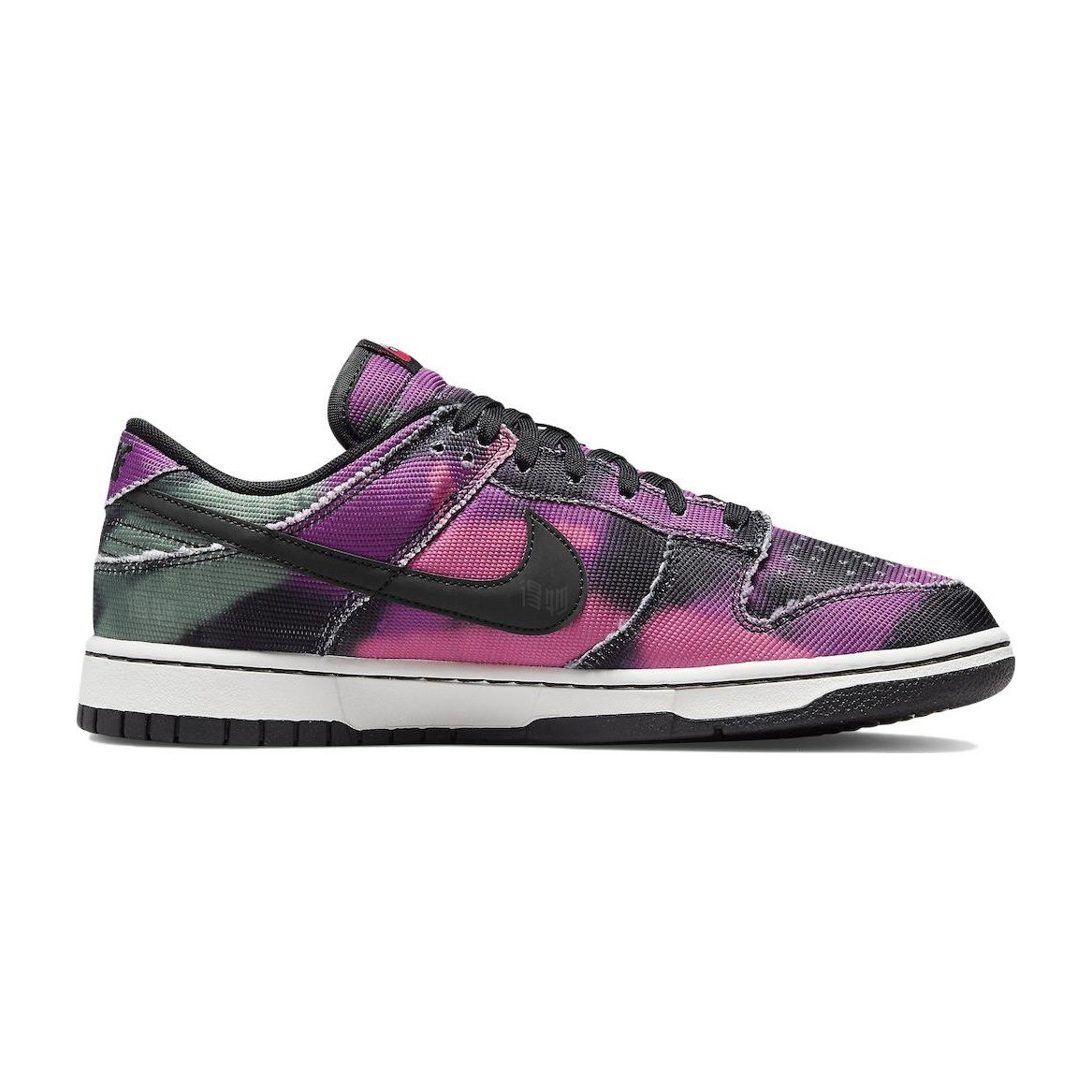 Nike Dunk Low PRM "Graffiti"