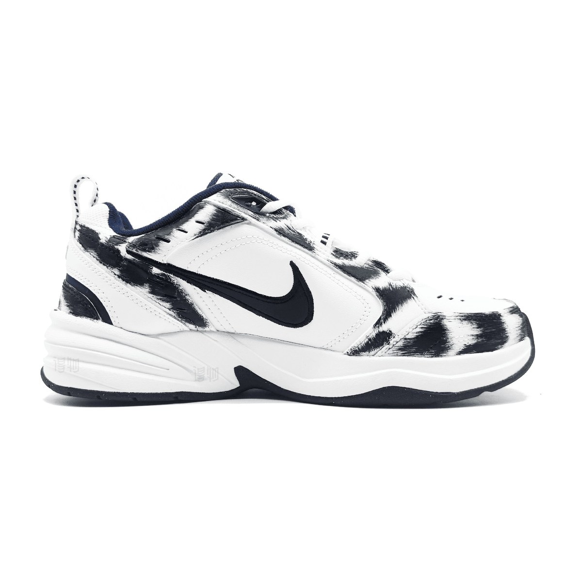 Nike Air Monarch 4