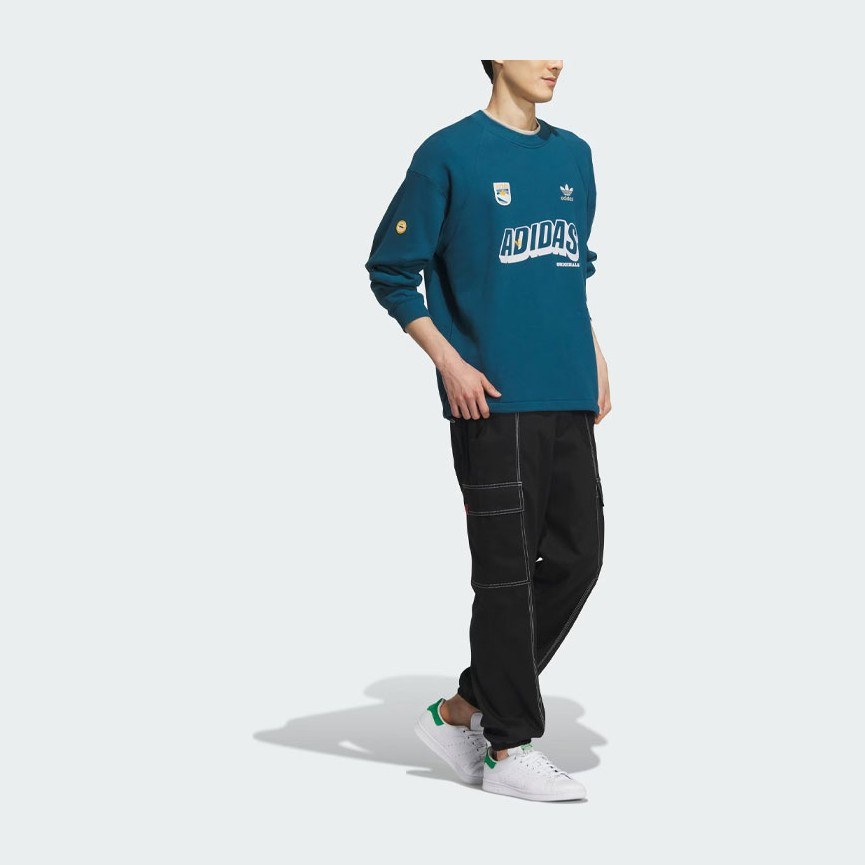 adidas originals Sportswear Sweatshirt Logo