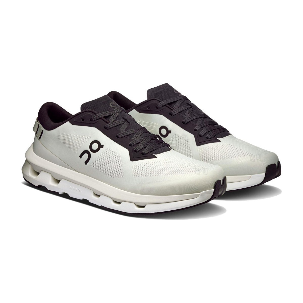 On Cloudzone White Black