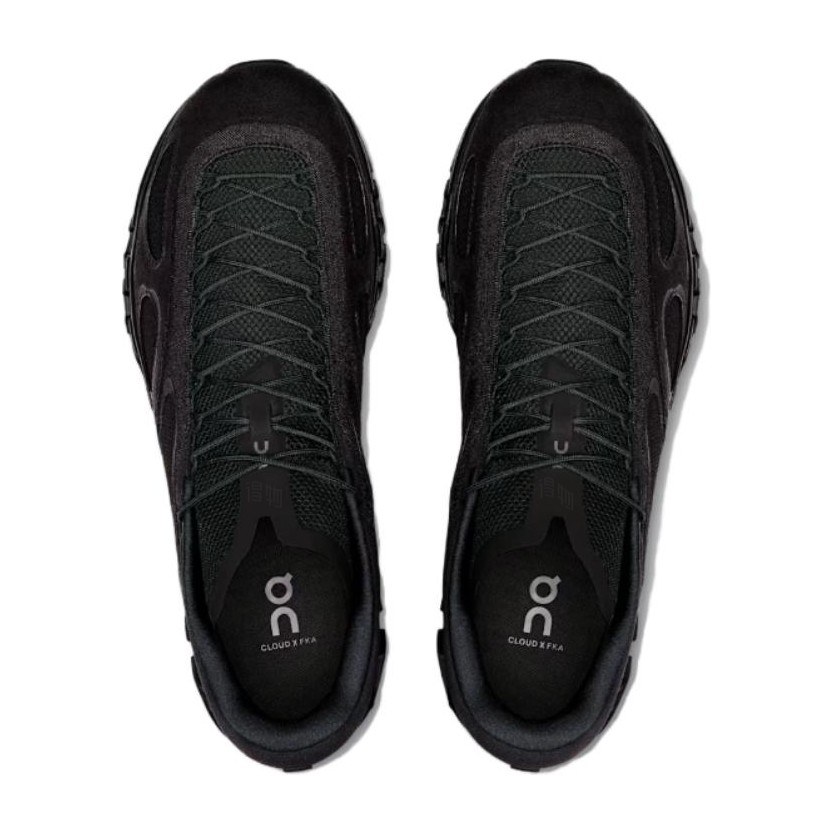 On Cloud X4 Black
