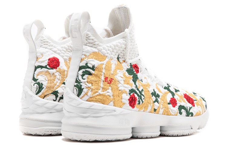 KITH x Nike LeBron 15 "King's Cloak"