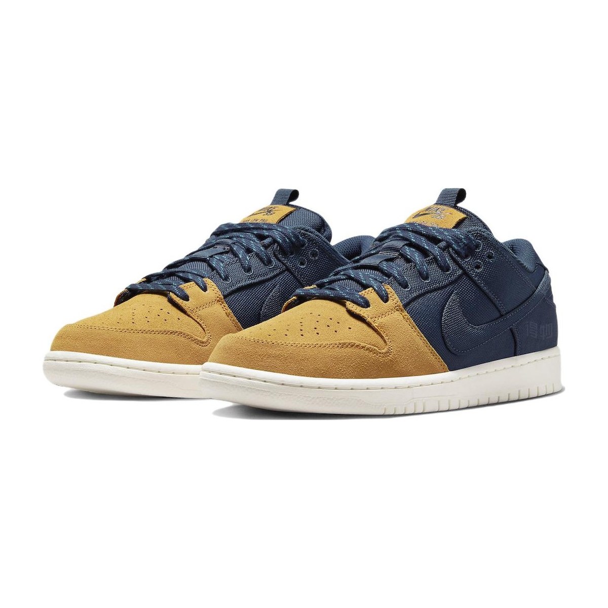 Nike Dunk SB "Midnight Navy/Desert Ochre"