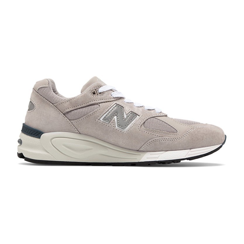 New Balance 990 V2