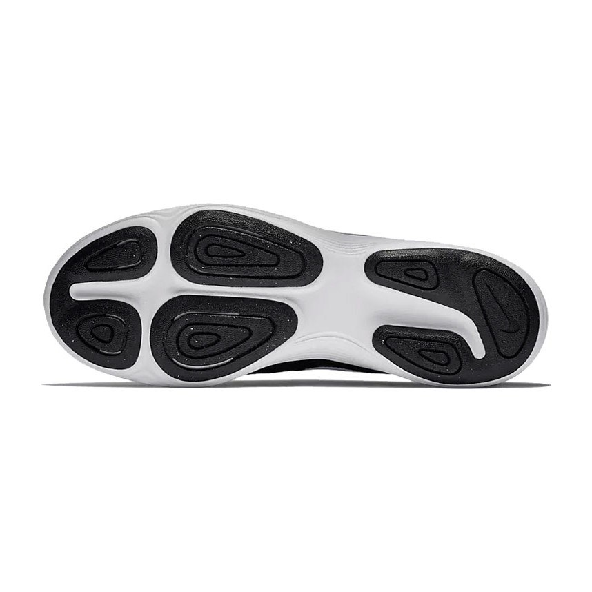 Nike Revolution 4 Black White