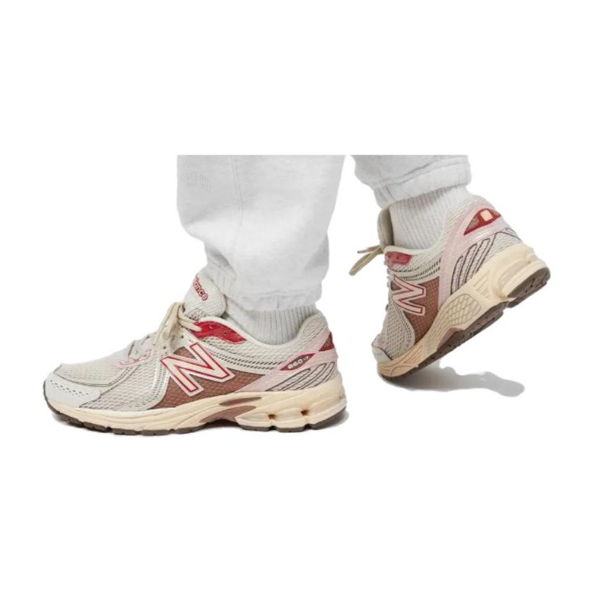 New Balance 860 v2