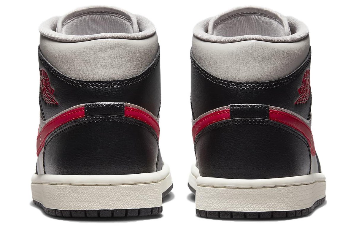Jordan Air Jordan 1 Mid Retro Black