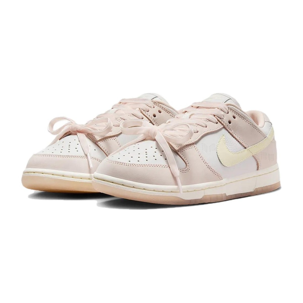 Nike Dunk Low "Light Soft Pink"