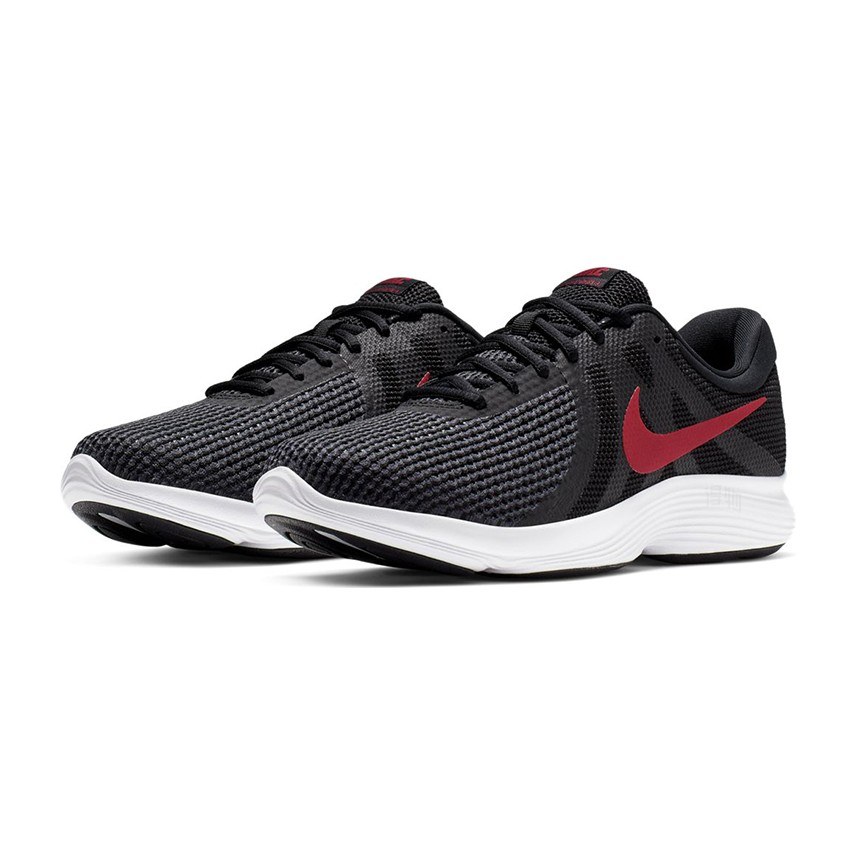 Nike REVOLUTION 4