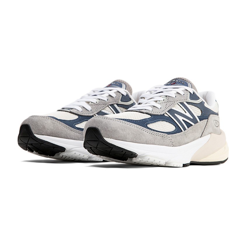 New Balance 990 V6