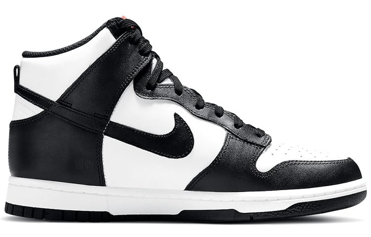 Nike Dunk High "Panda"