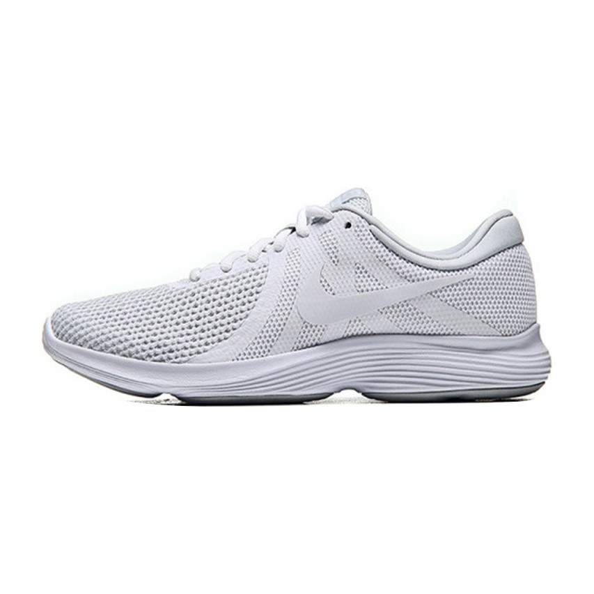 Nike REVOLUTION 4