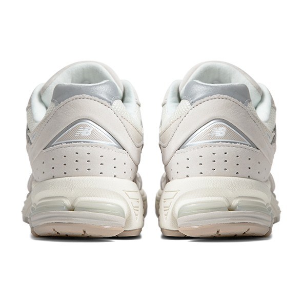 New Balance 2002R