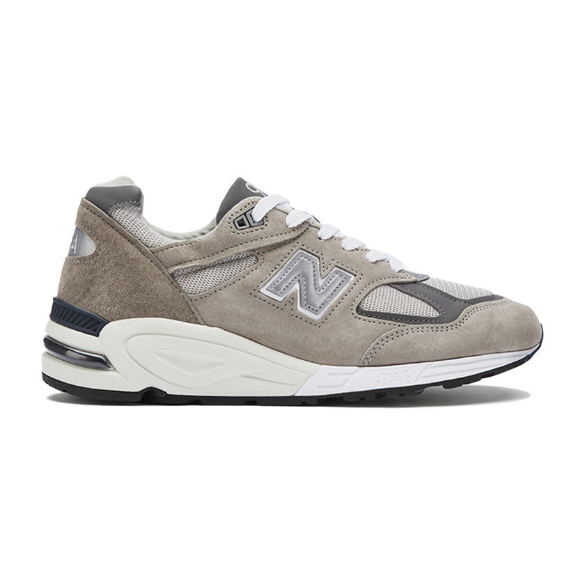 New Balance 990 V2