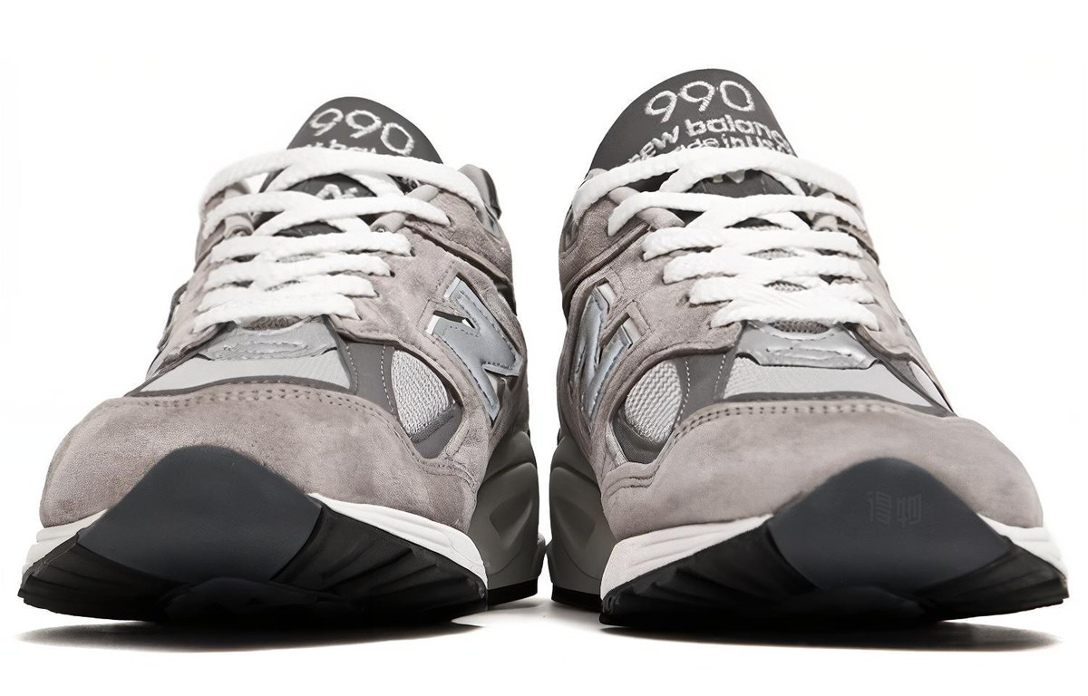 New Balance 990 V2 Grey