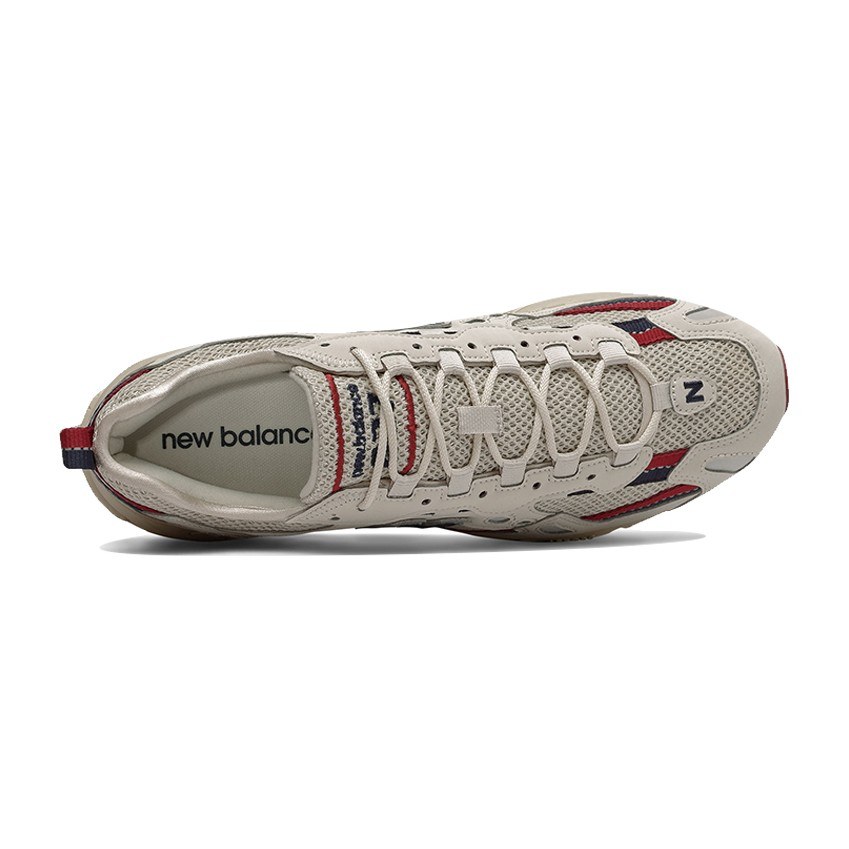 New Balance 827