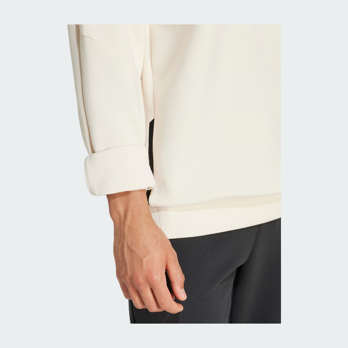 adidas AEROREADY FW24 TRAINING CREW SWEATSHIRT logo
