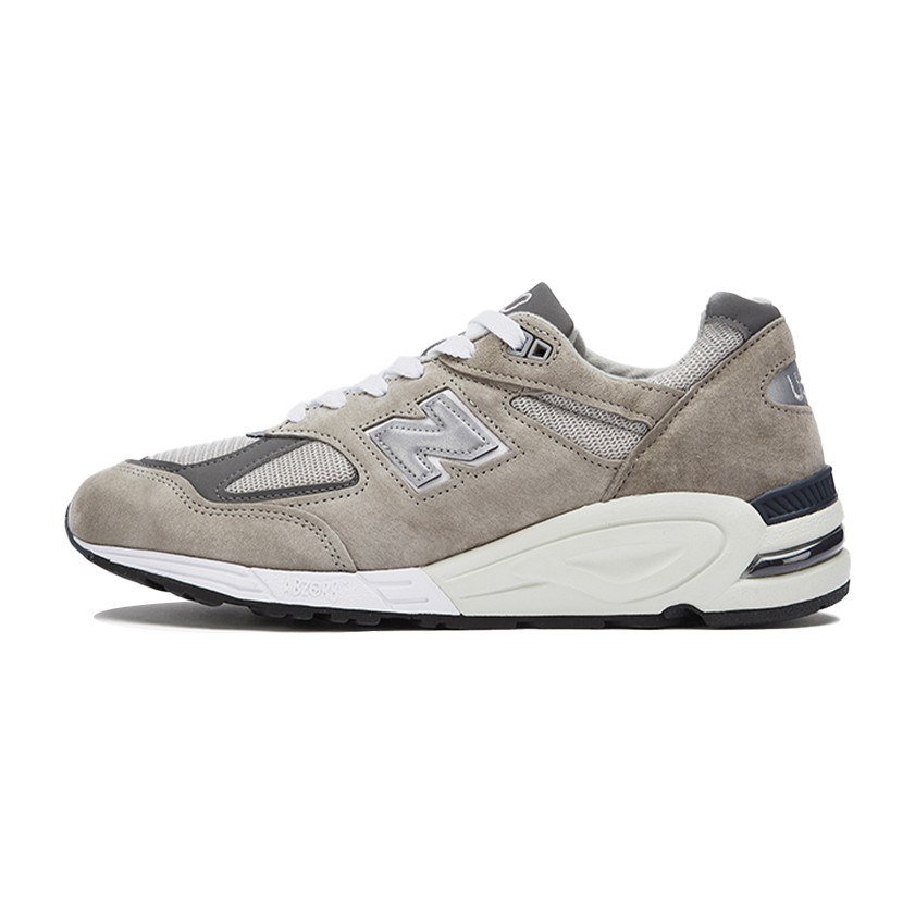 New Balance 990 V2