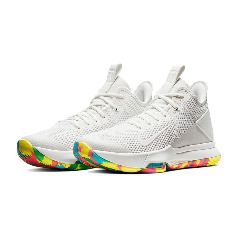 Nike Witness 4 Lebron EP