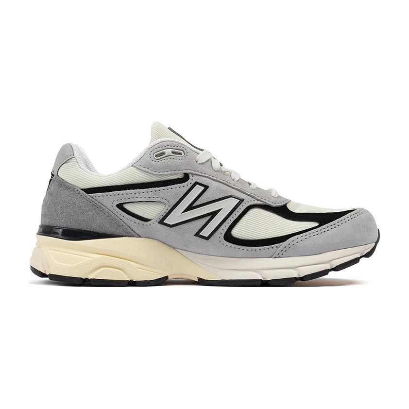 New Balance 990 V4