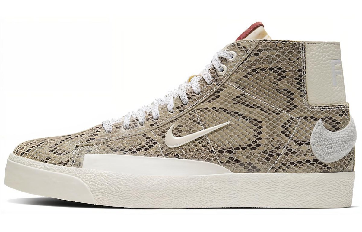 Soulland x Nike Blazer SB Mid Khaki