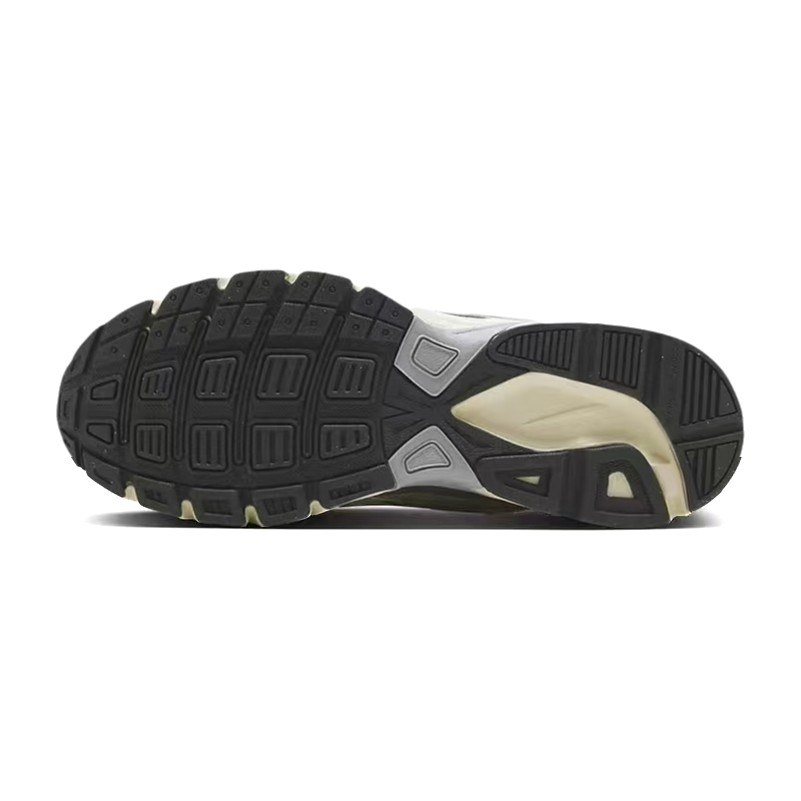 Nike Initiator