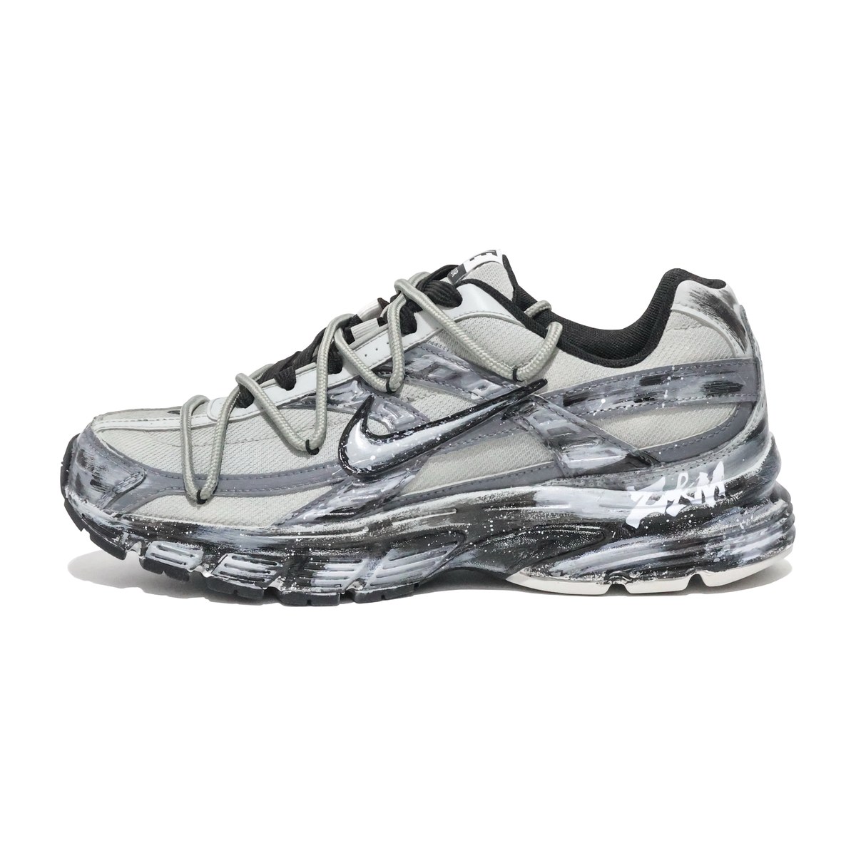 Nike Initiator