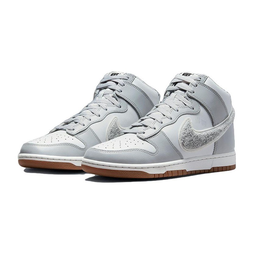Nike Dunk Retro University "Chenille Swoosh"