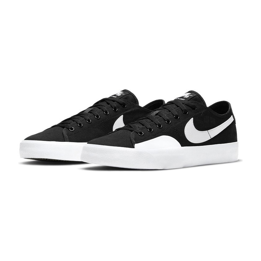 Nike Blazer Low SB Black White