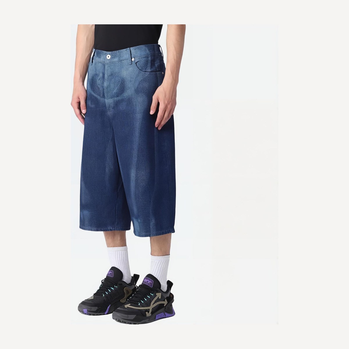 OFF-WHITE