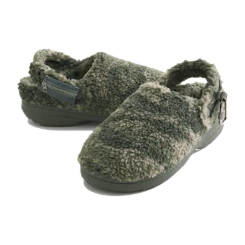 Hollister x Crocs Classic clog