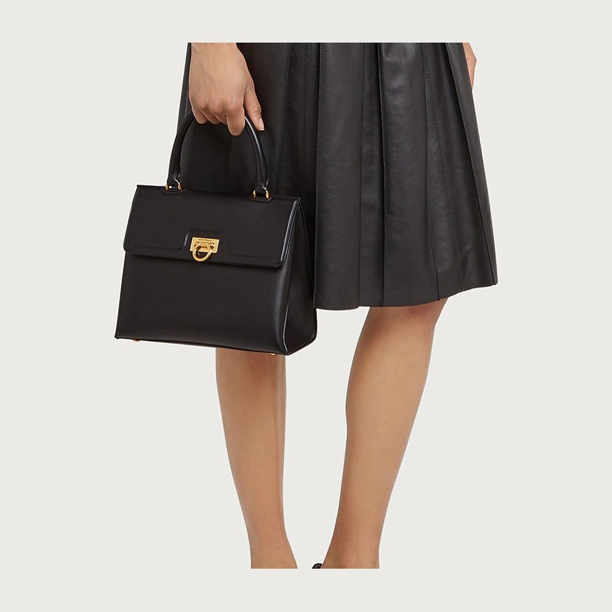 Ferragamo Gancio Black