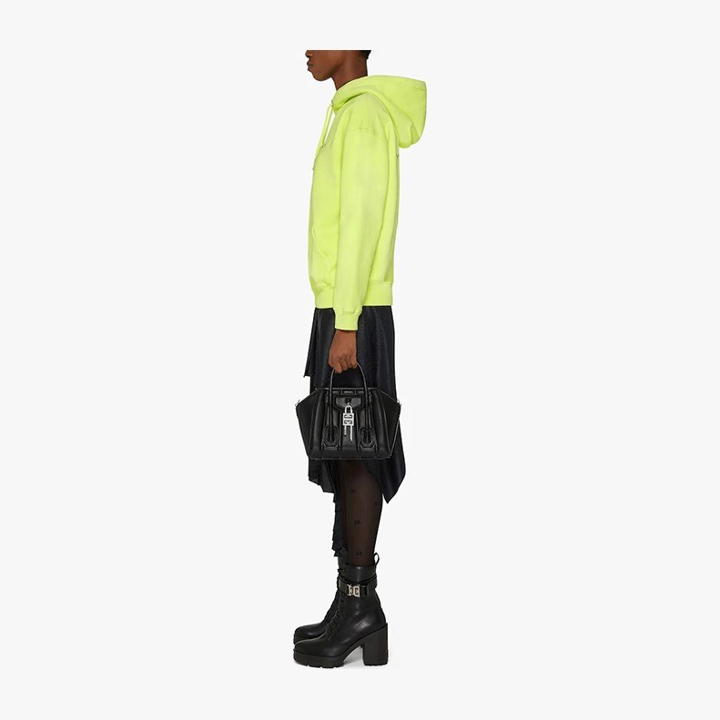 Givenchy SS22 Logo
