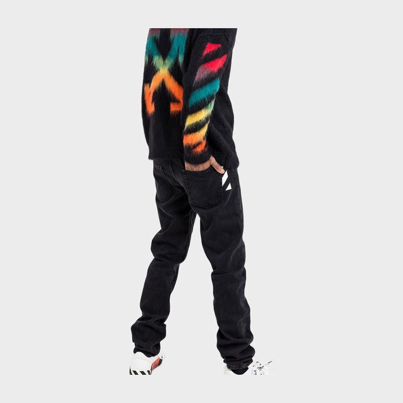 OFF-WHITE