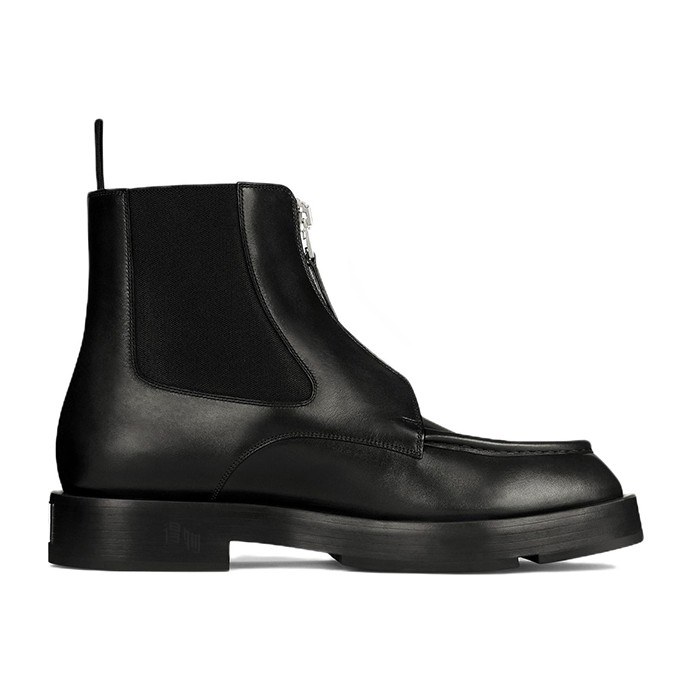 GIVENCHY