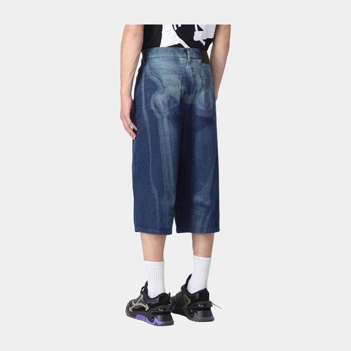 OFF-WHITE