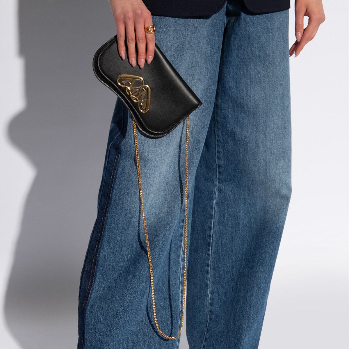 Alexander McQueen AMQ Seal