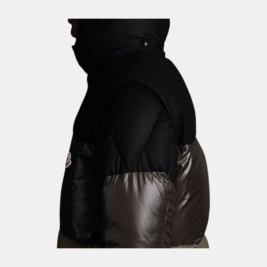 Moncler Aveillan Logo