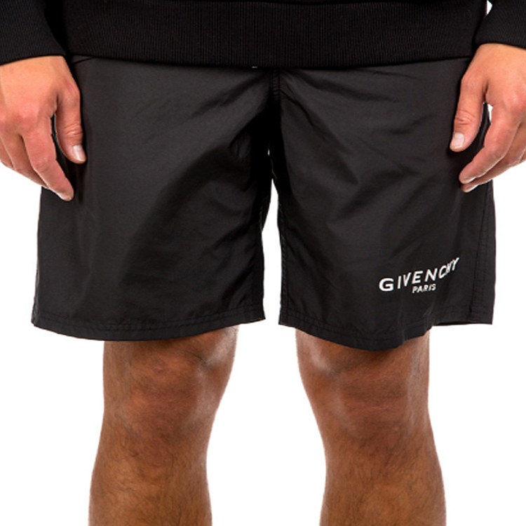GIVENCHY