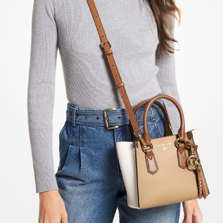 MICHAEL KORS MK Kris Logo