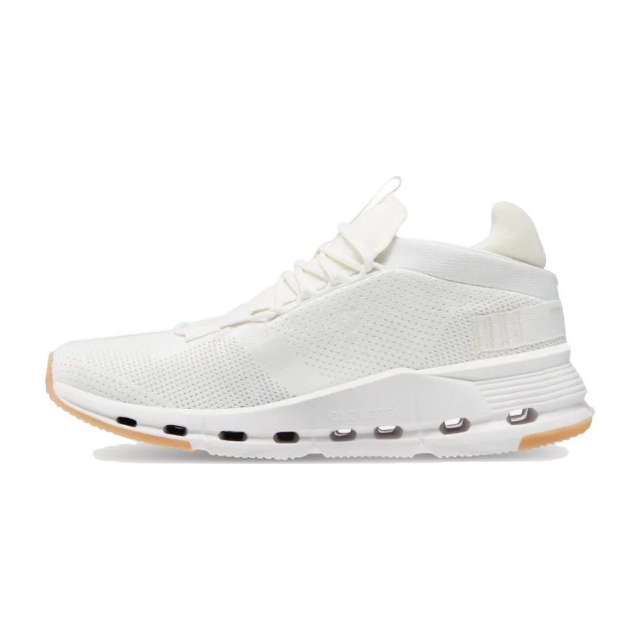 On Cloudnova Undyed