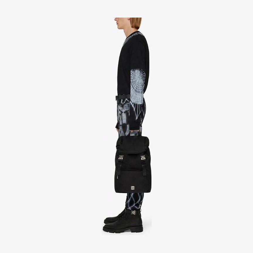 GIVENCHY T