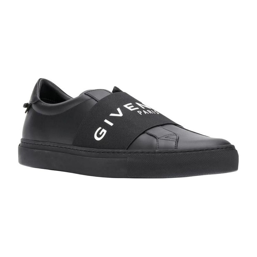 GIVENCHY