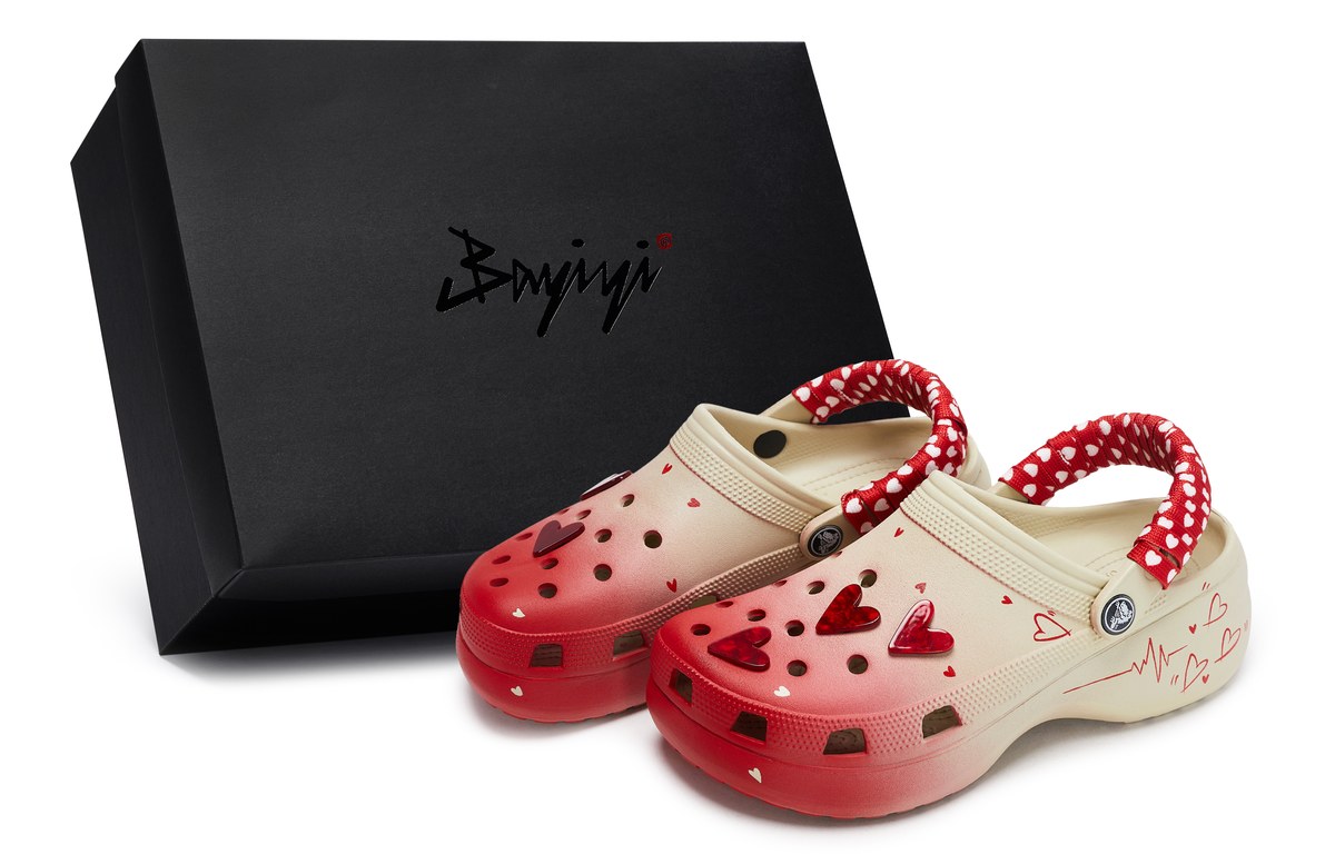 Crocs Classic Platform Clog Velvet Red Heart