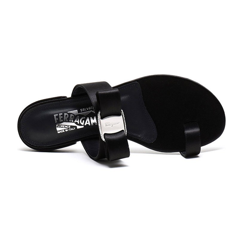FERRAGAMO VARA