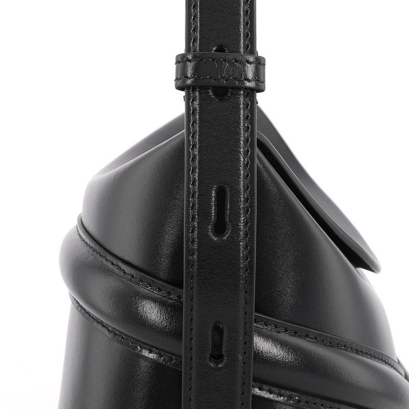 Alexander McQueen The Curve Bag