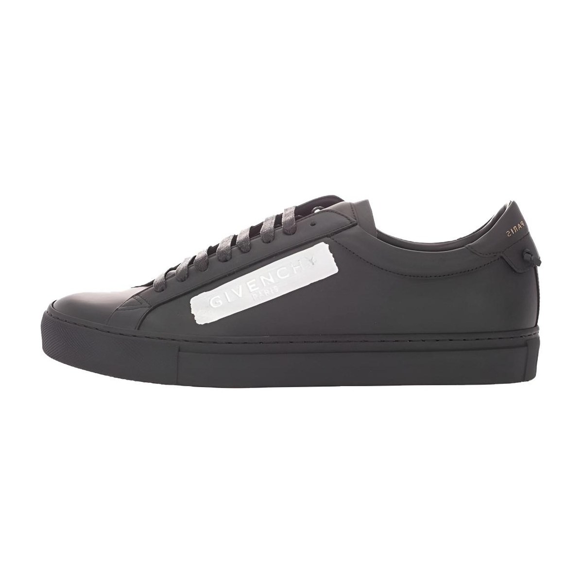 GIVENCHY