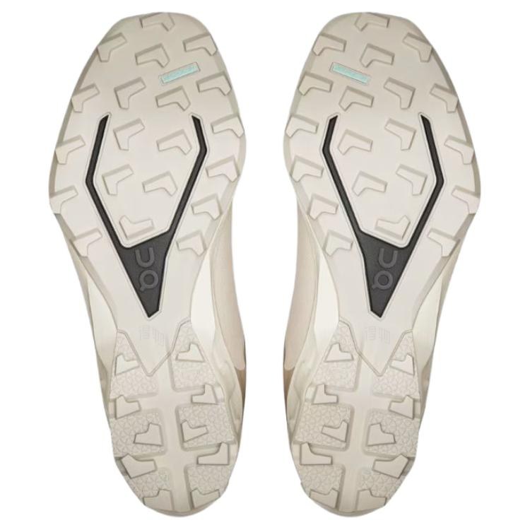 POST ARCHIVE FACTION x On Cloudventure Peak Beige